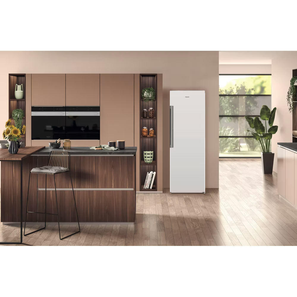 Hotpoint 322 Litre Freestanding Larder Fridge - White SH6A2QWR